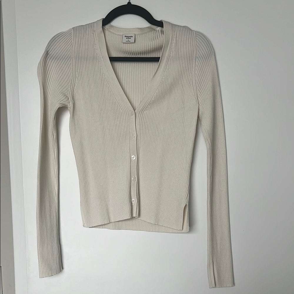 Abercrombie & fitch- Cream Ribbed V-Neck Sweater